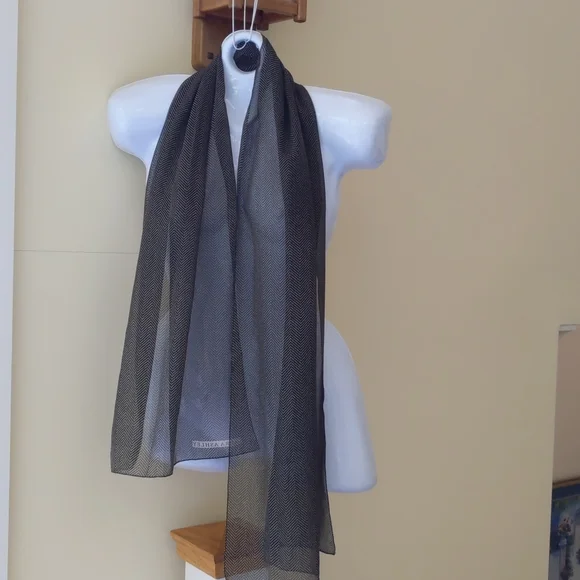 Laura Ashley scarf - Picture 3 of 4